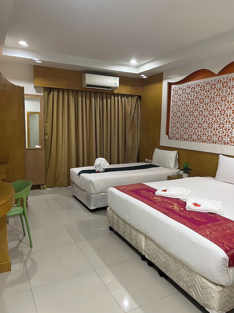 T & C Hotel Patong Beach 15/70