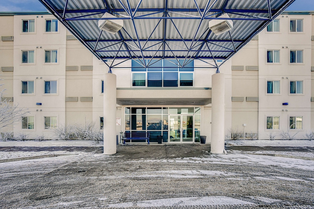 Motel6 Grande Prairie, AB in CLAIRMONT - AB
