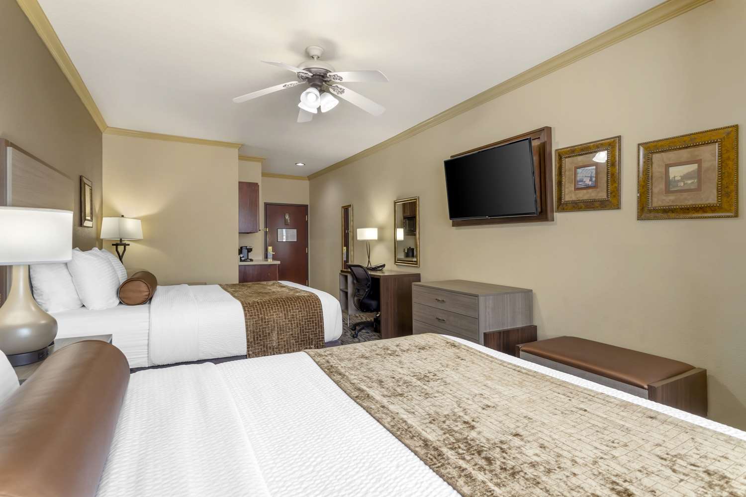 Suite, 2 Queen Beds
