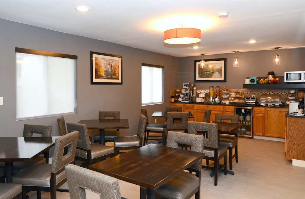 SureStay by Best Western Kansas City Country Inn North 37/46