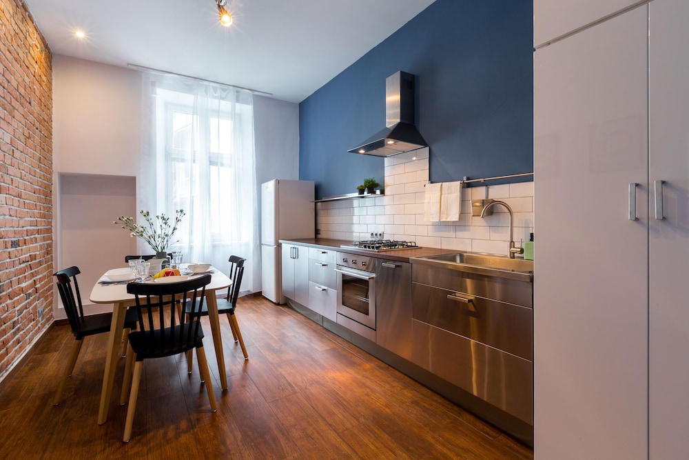 FriendHouse Apartments 35/50