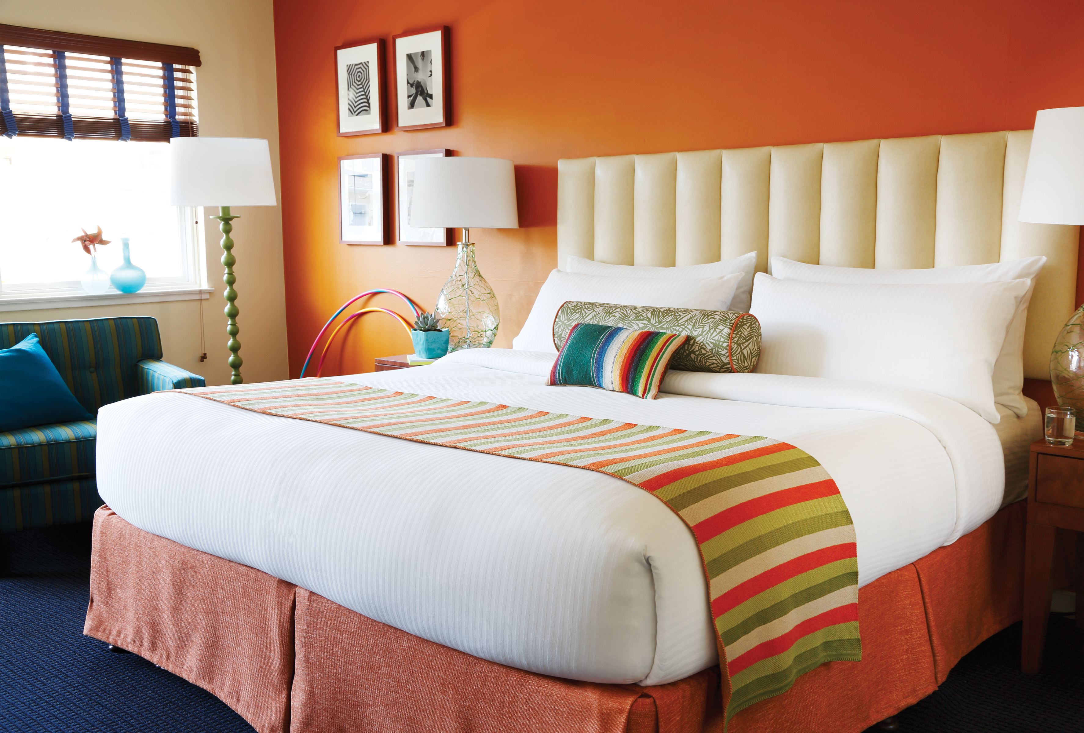 EXECUTIVE, SUITE