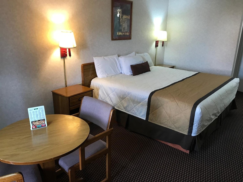 Econo Lodge Calhoun North Damascus 24/41