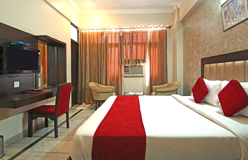 DELUXE, DOUBLE BED