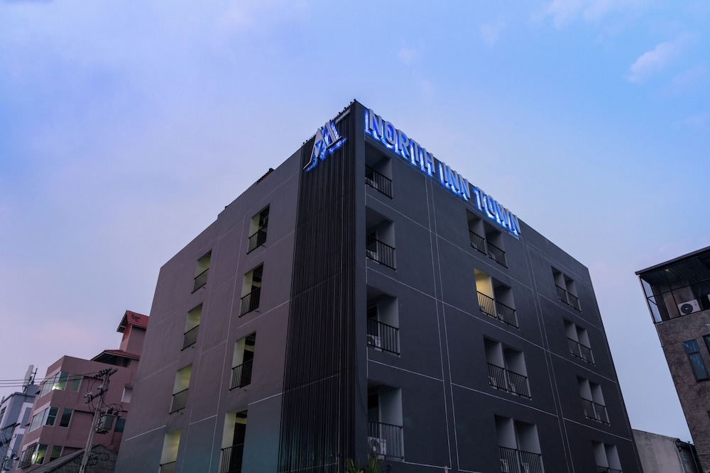 North Inn Town 3/51