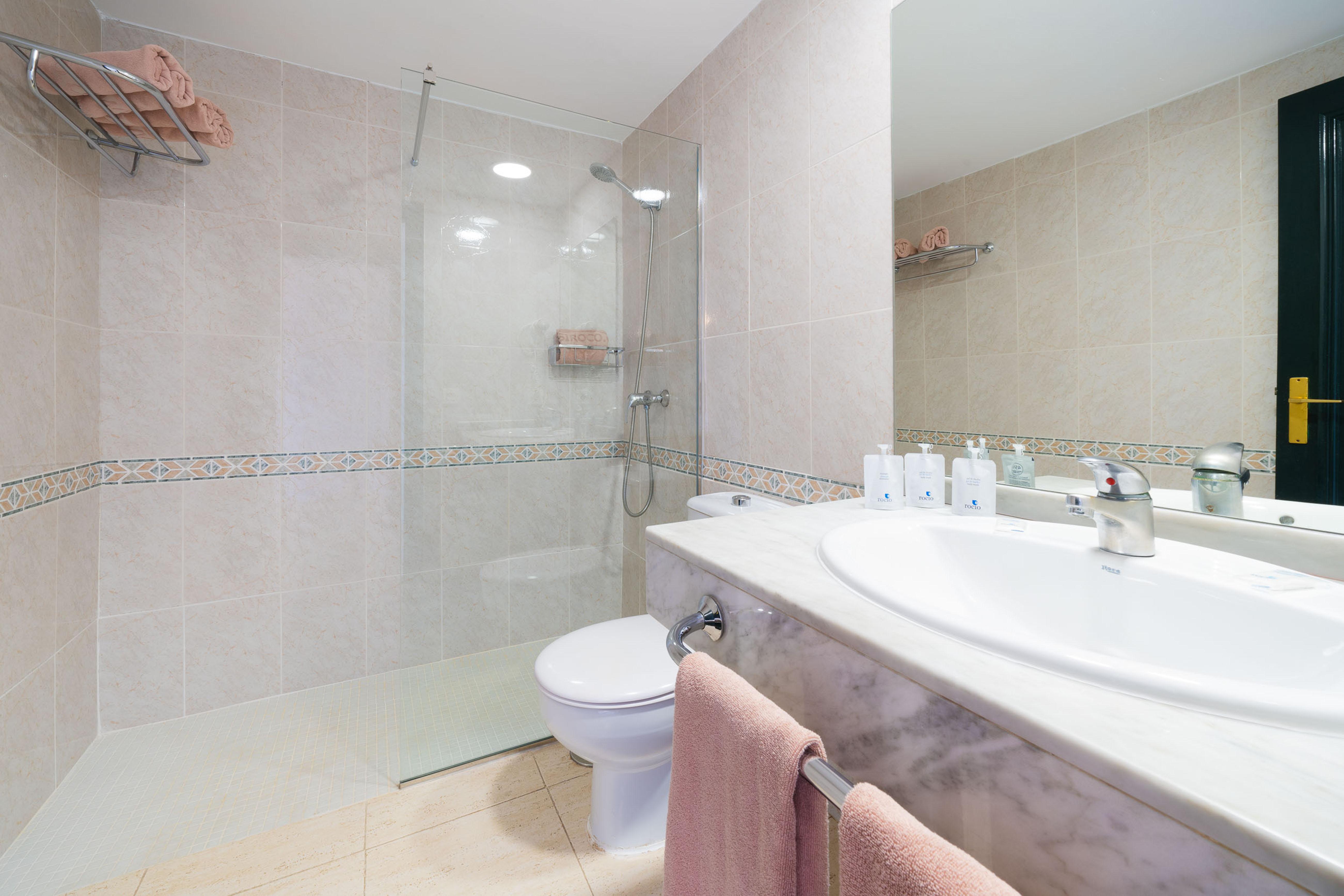 2 Bedrooms, Apartment, Balcony or Terrace