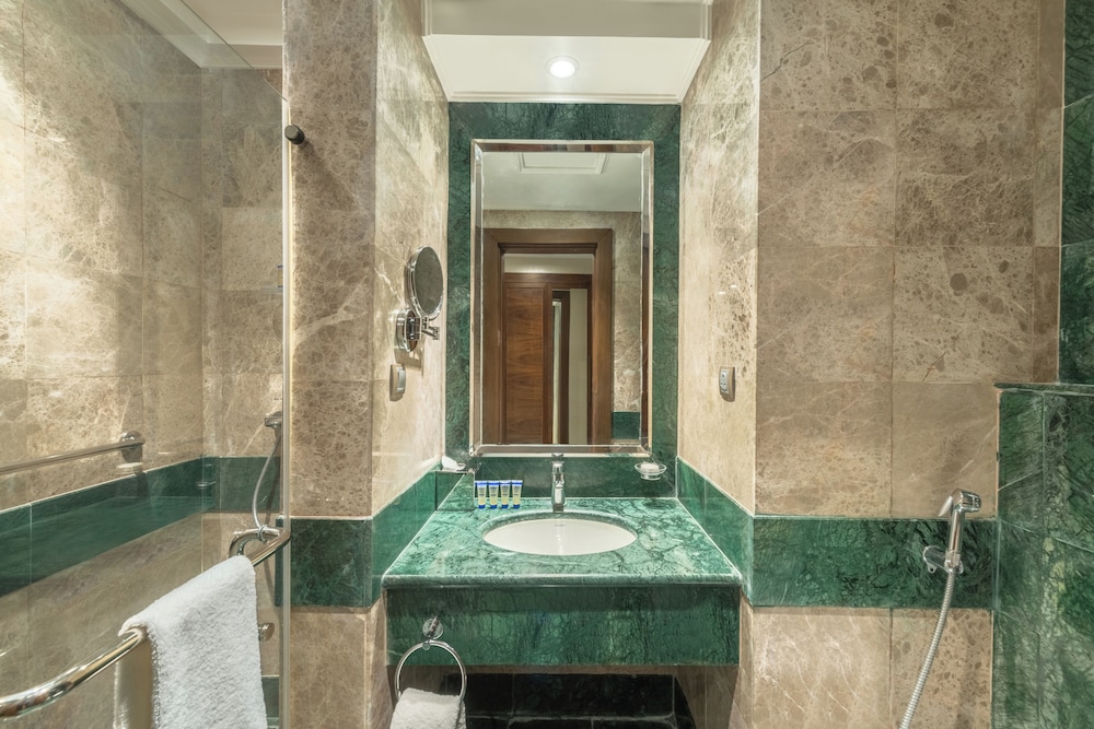 غرفة قياسية بسرير كينج، فندق كوبثورن مكة النسيم(Copthorne Makkah Al Naseem) 4/4