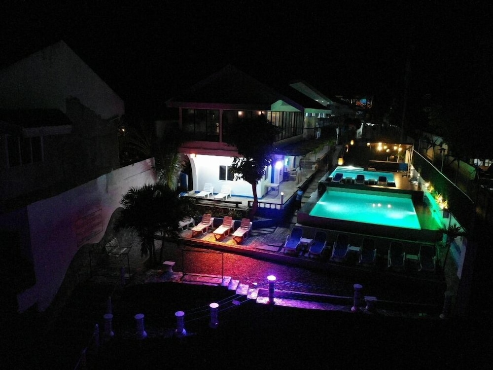 Pescadores Seaview Suites 4/72