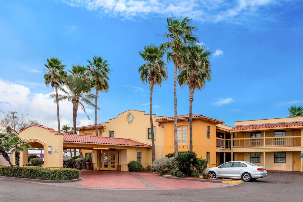 La Quinta Inn Laredo I-35 9/39