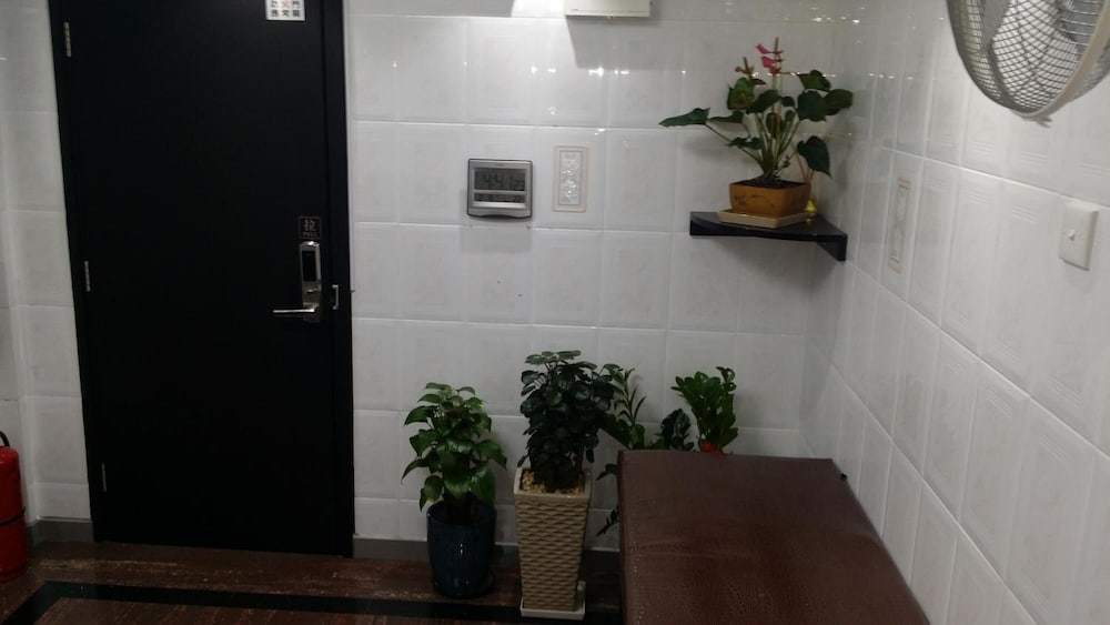 Toms Guesthouse 3/30