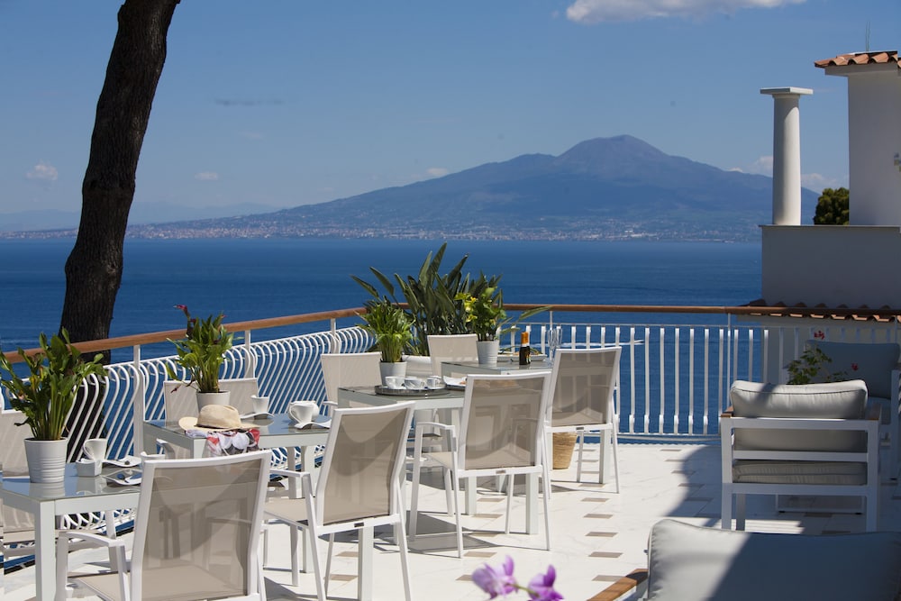 Sorrento Dream Resort 49/50