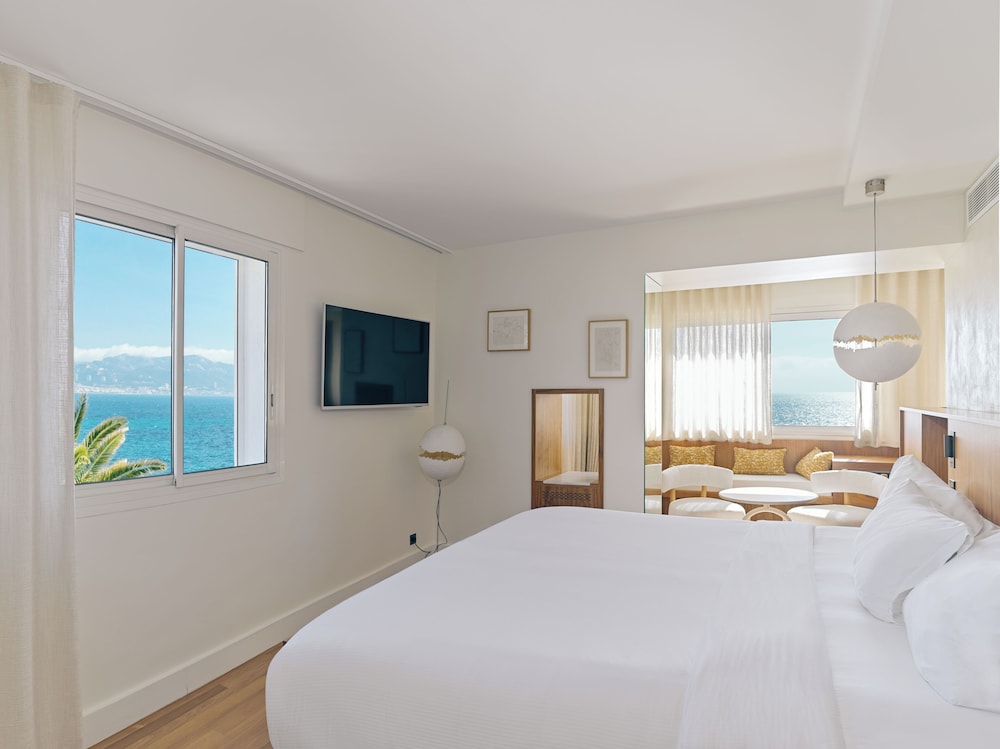 EXECUTIVE, SEA VIEW