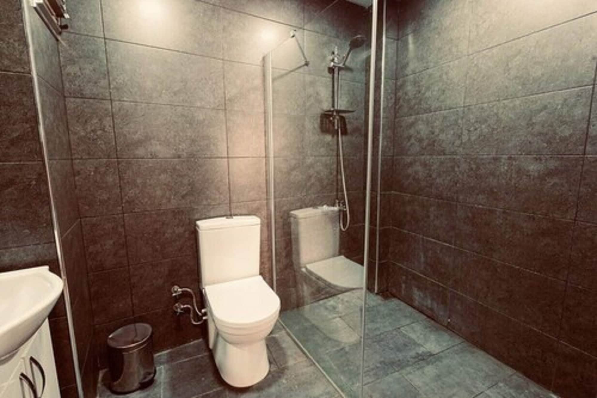 غرفة أساسية مفردة بسرير مزدوج بحمام مشترك، Cheers Midtown Hostel 3/4