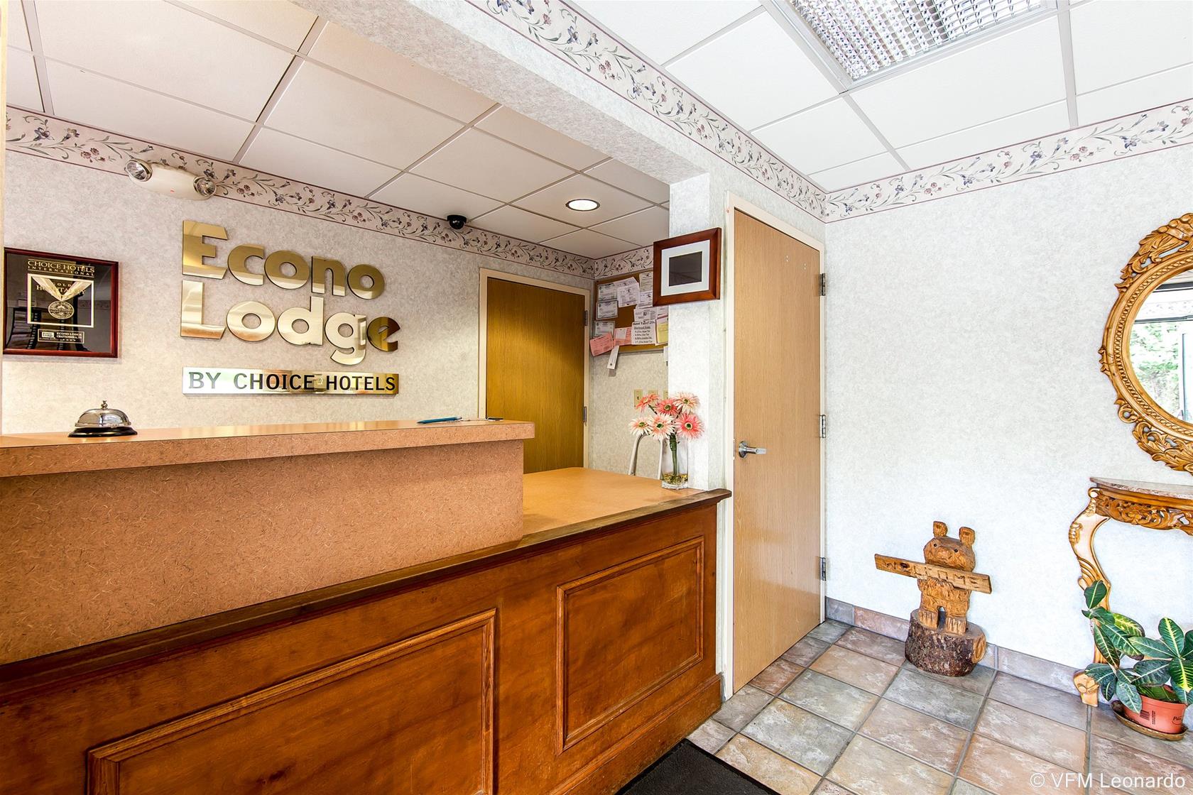 Econo Lodge Lookout Mountain 7/63