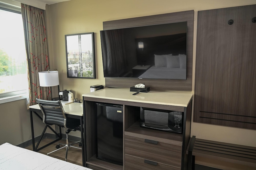 Garner Hotel North Bergen 37/47