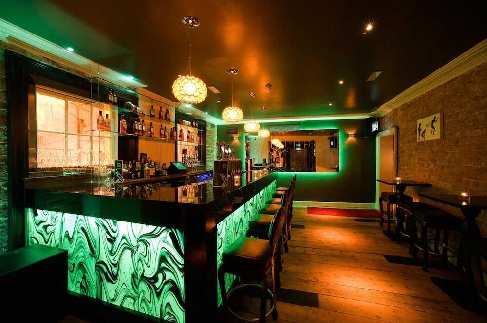 Treacys Hotel Enniscorthy 50/63