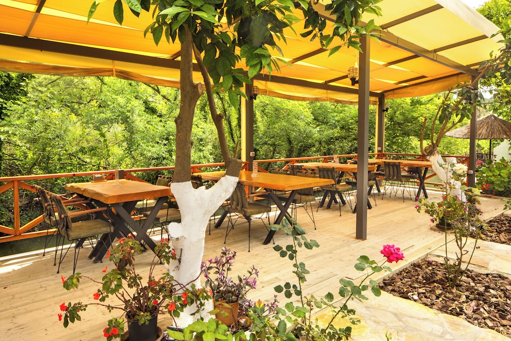 Orange Garden Hotel Akyaka، مرماريس 27/50