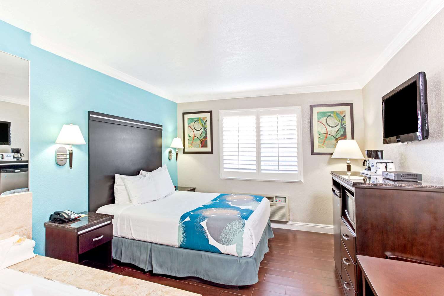 Cabana Inn & Suites 8/22