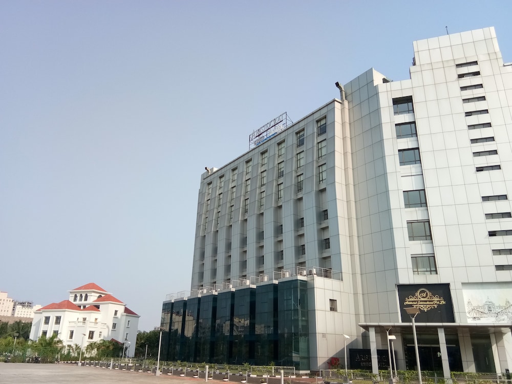 Aristocrat Hotel 2/40