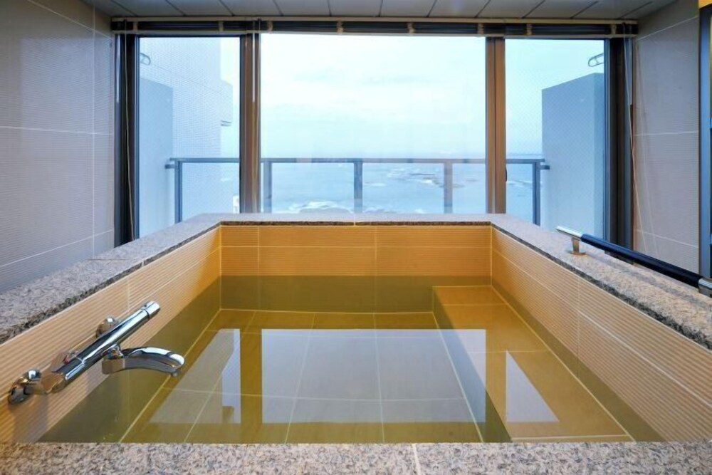 OARAI HOTEL 32/33