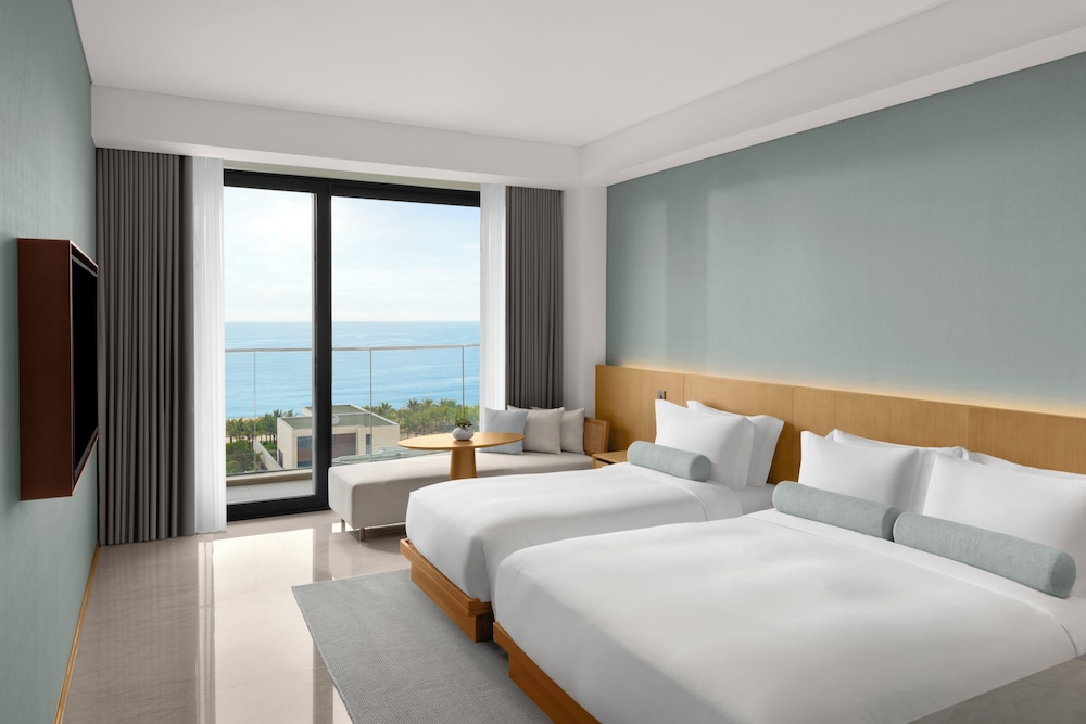 Premier Deluxe Family Twin Ocean View
