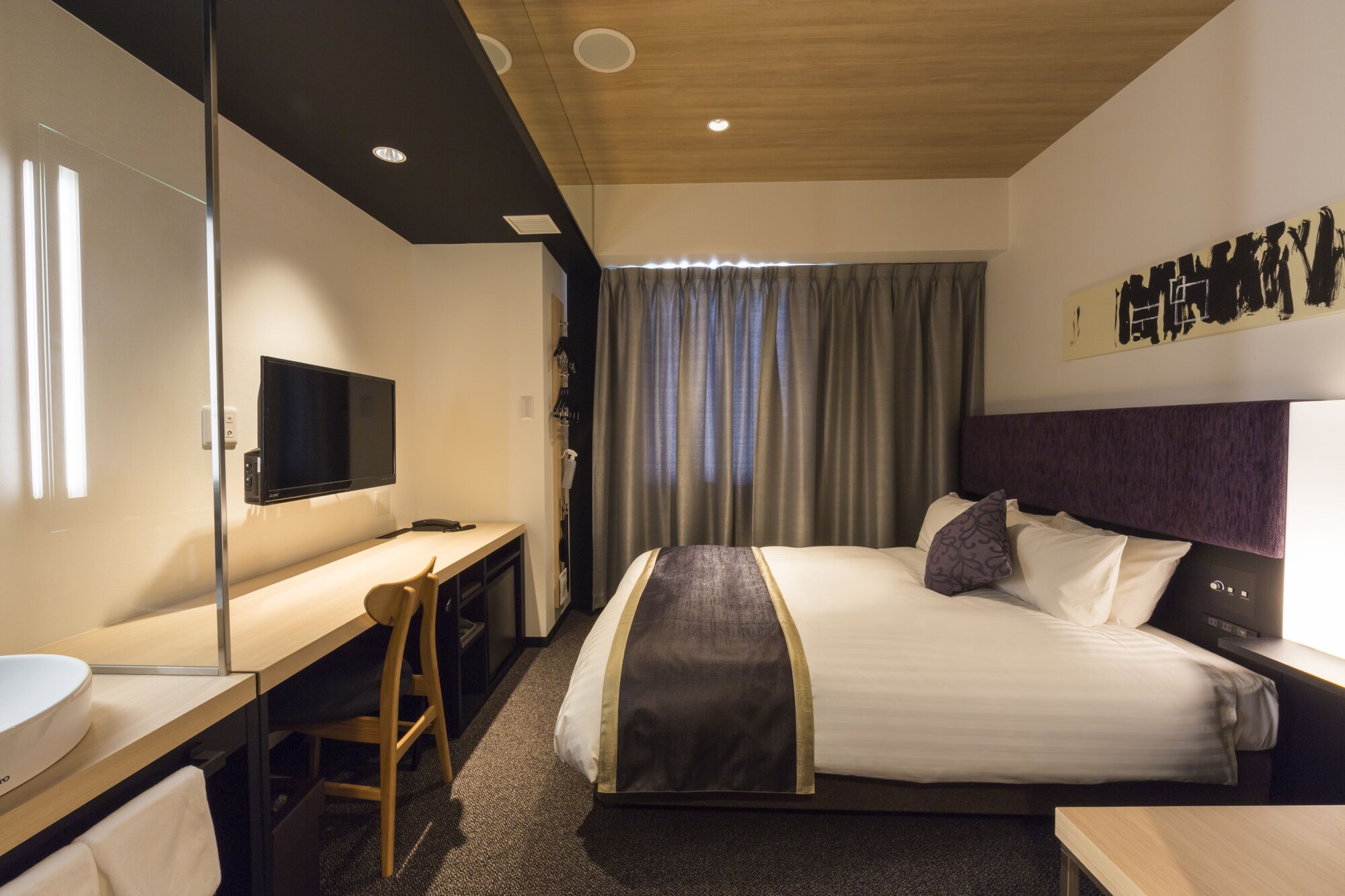 MODERATE, DOUBLE BED