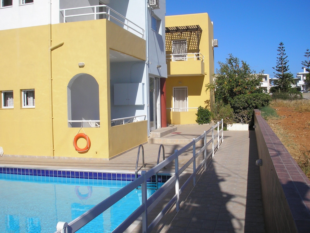 Dimitra Apartment Gouves 3/26