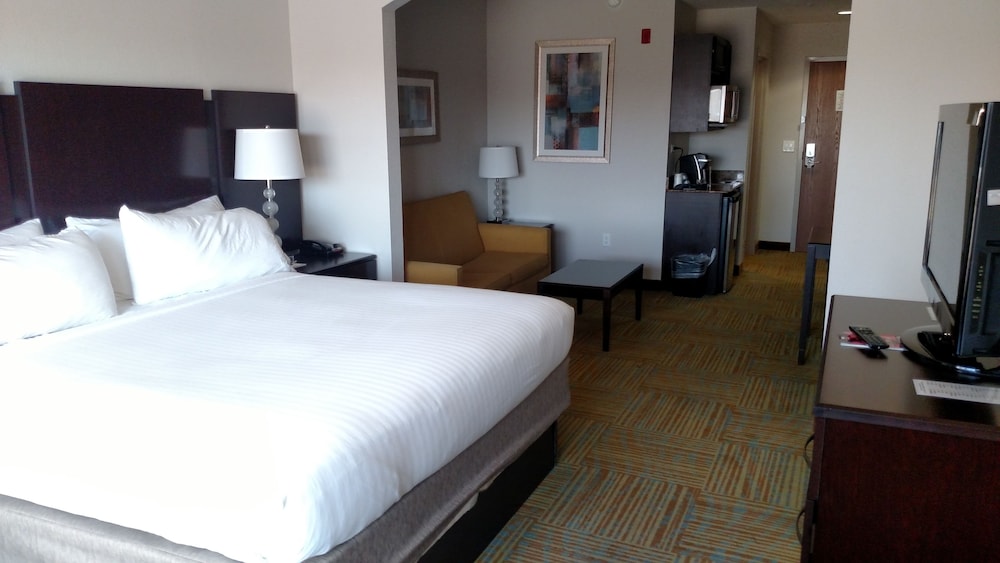 Holiday Inn Express Hotel And Suites Perry 9/48