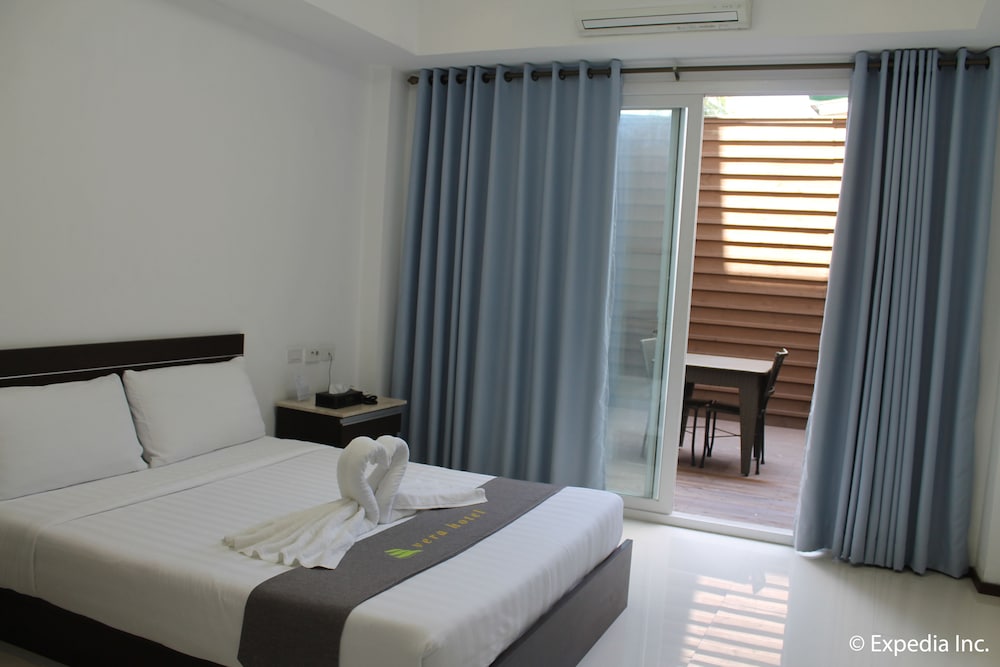 Townhouse Oak Vera Hotel Near Clark International Airport 13/57