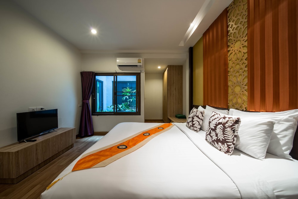 Kamala Beachfront Apartment 29/70