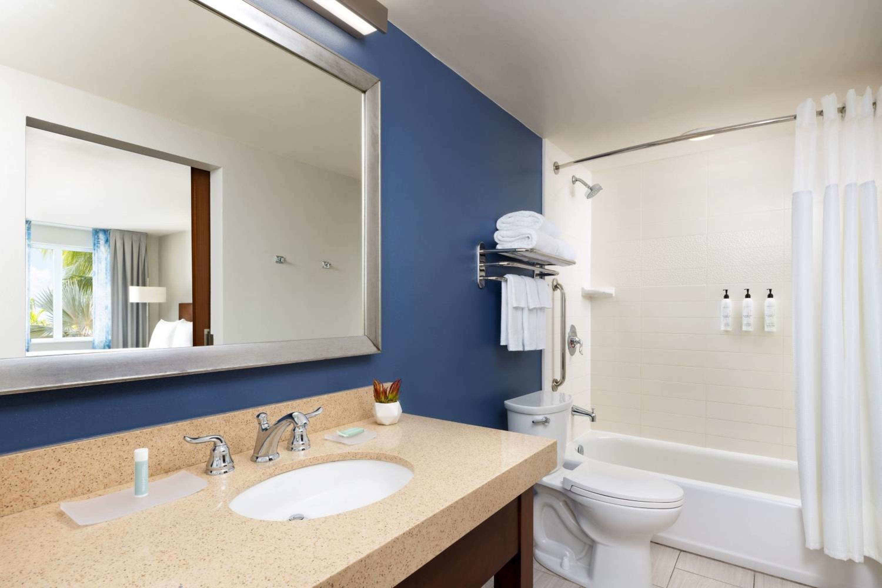 استوديو ديلوكس بسرير كينج مع أريكة، Fairfield Inn Suites Key West At the Keys Collection 3/6