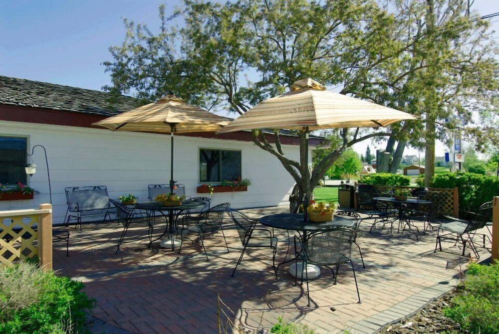 Covered Wagon Motel (ex Rodeway Inn Lusk) 48/50