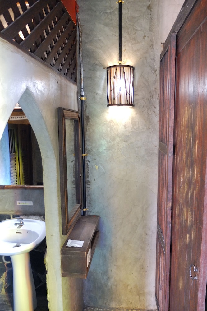 SAITHONG GUESTHOUSE 11/19