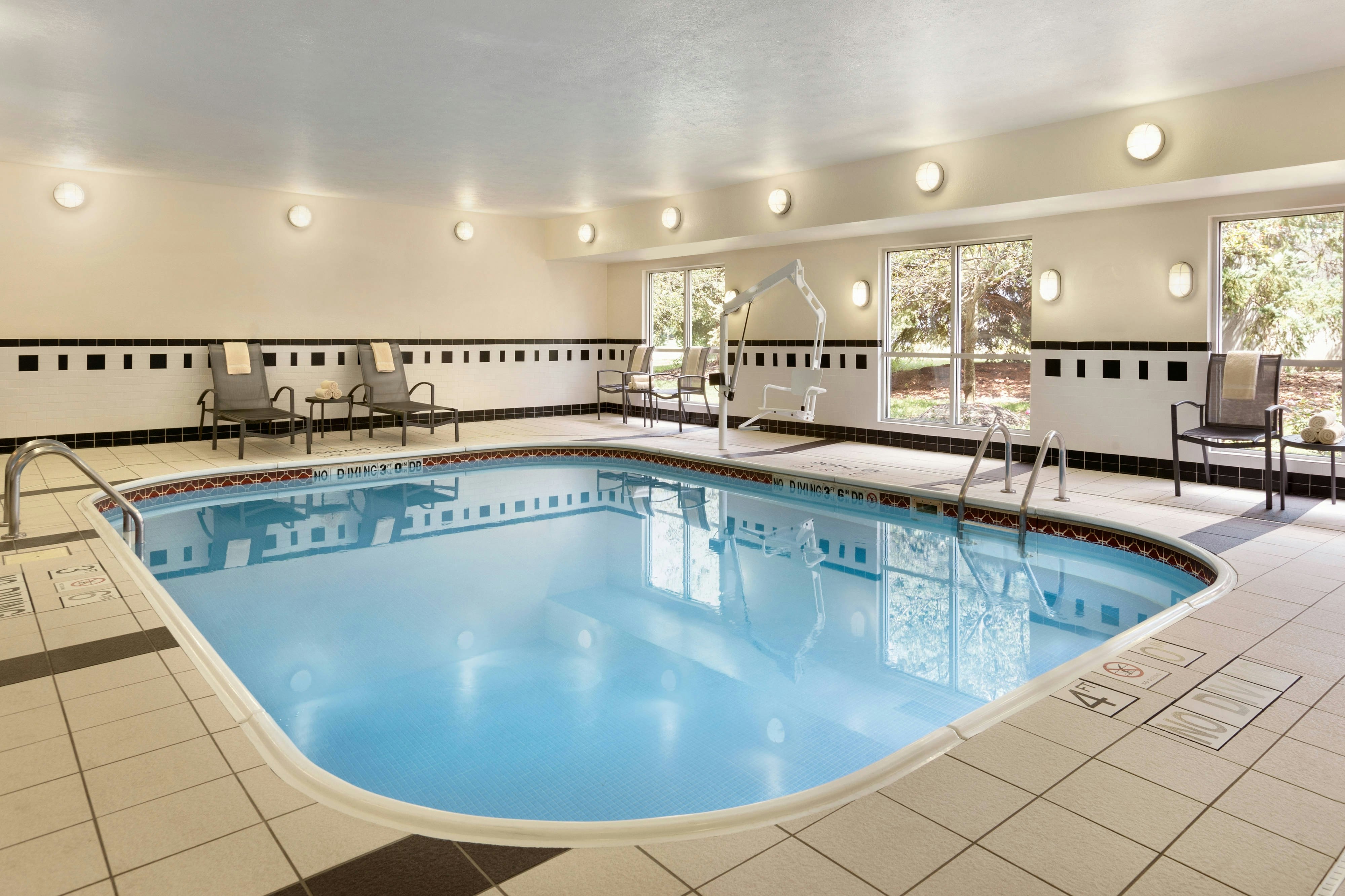 Fairfield Inn Suites Toledo Maumee 20/34