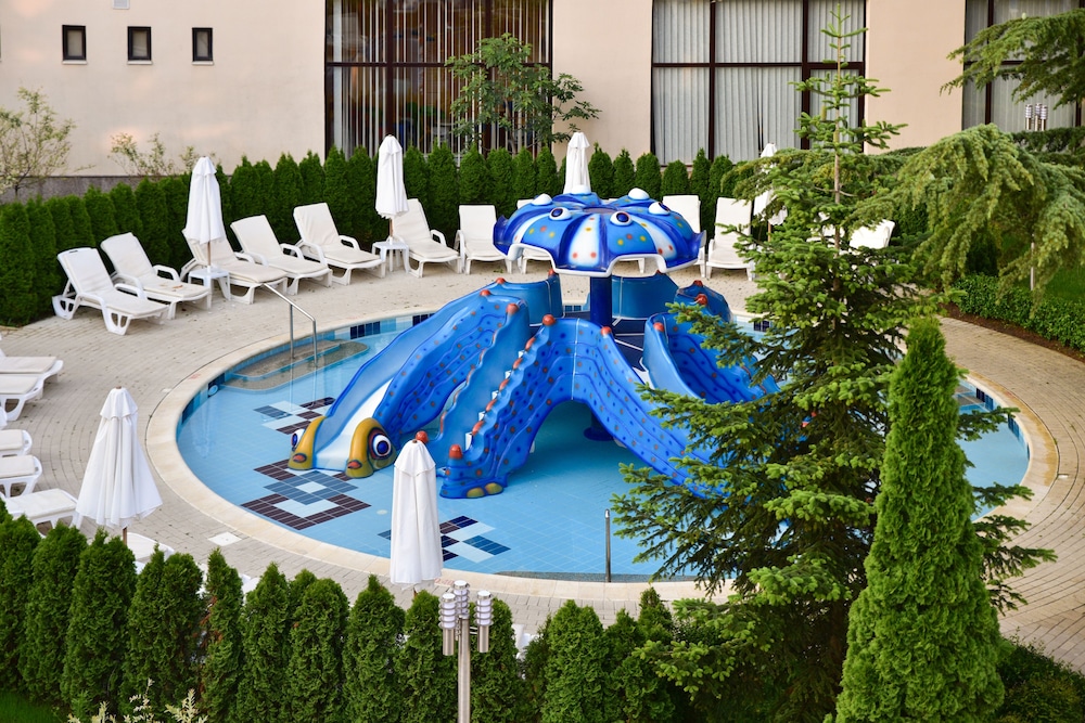 Laguna Park & Aqua Club 68/72