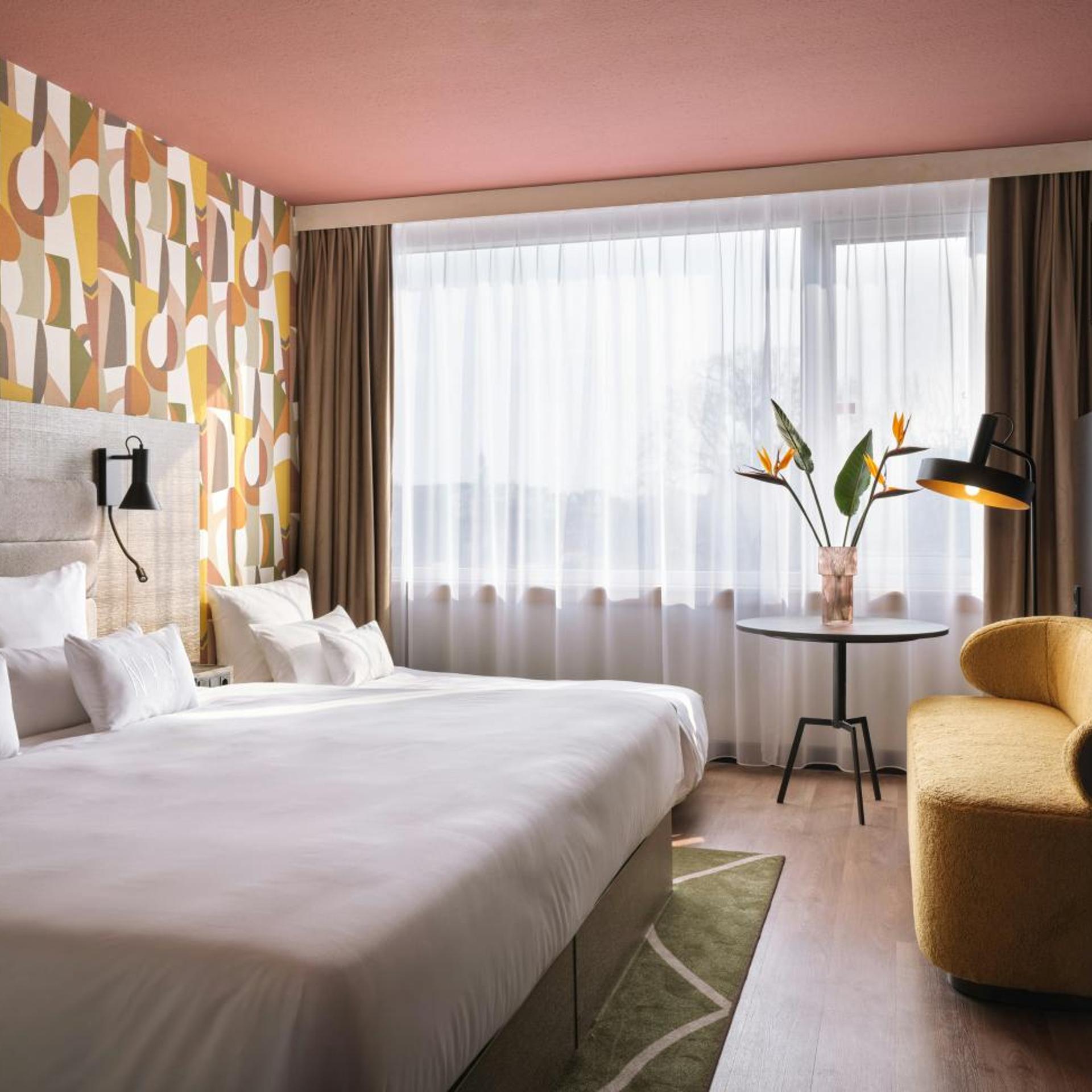 Space, Triple, Single Bed