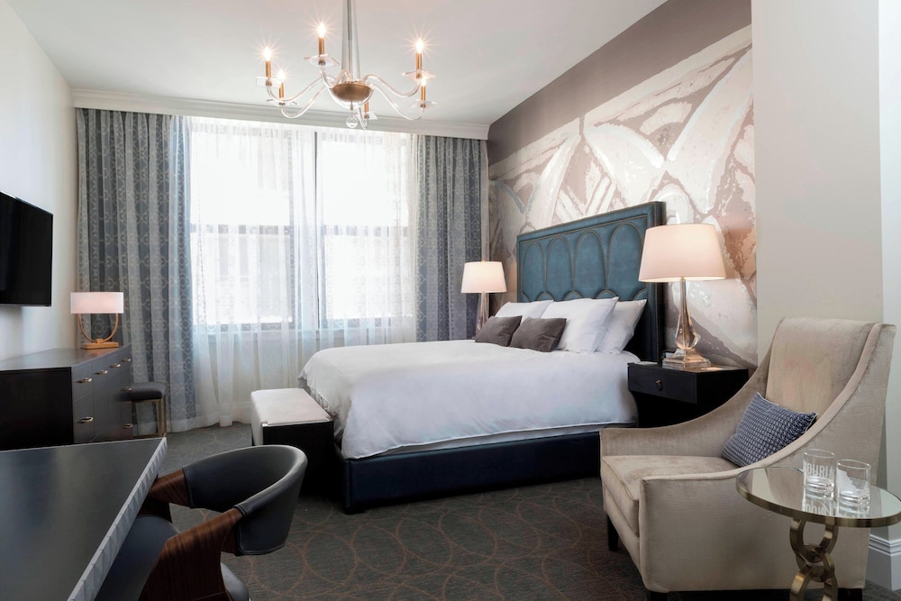 ROOM, KING BED, ACCESSIBLE