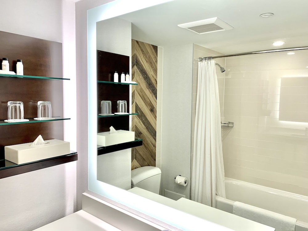 Delta Hotels By Marriott Sherbrooke Conference Centre 6/19