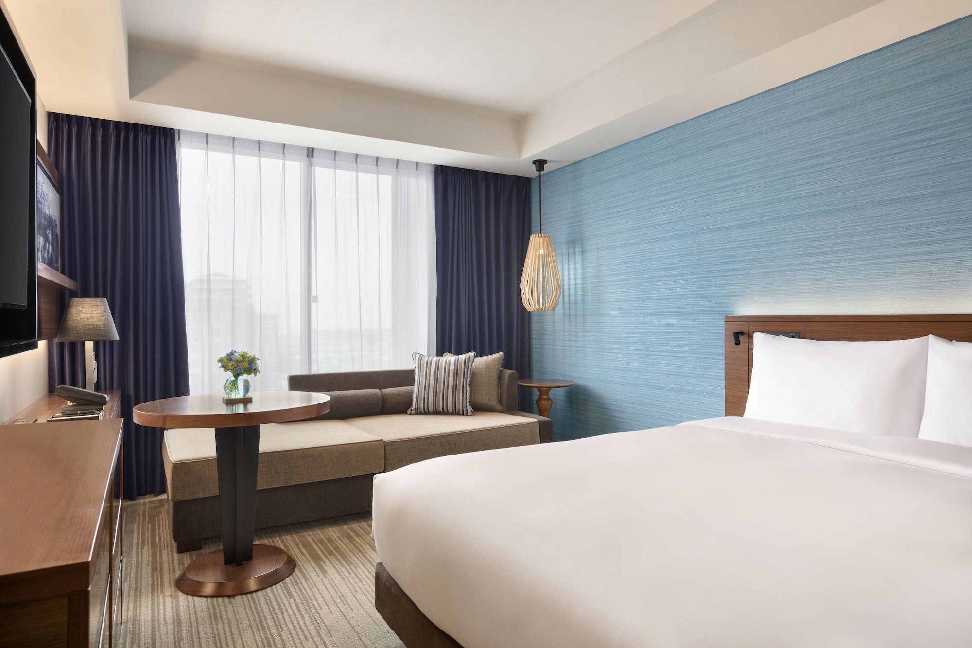ROOM, KING BED