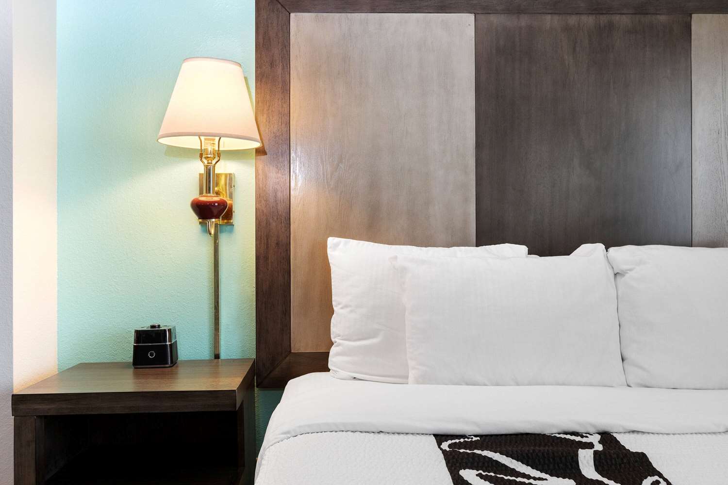 La Quinta Inn & Suites by Wyndham Omaha Airport Downtown 9/25