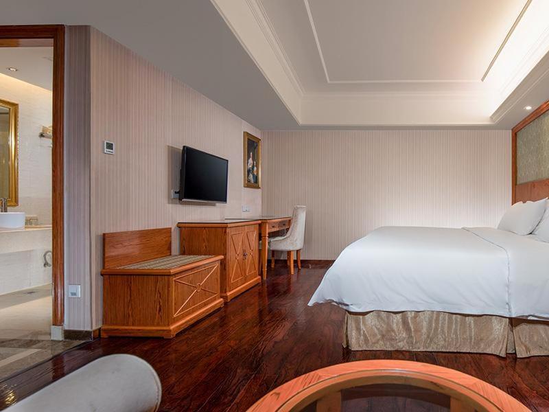 Vienna Hotel Shenzhen Mixc 8/12