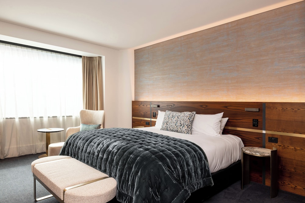 SUPERIOR, KING BED