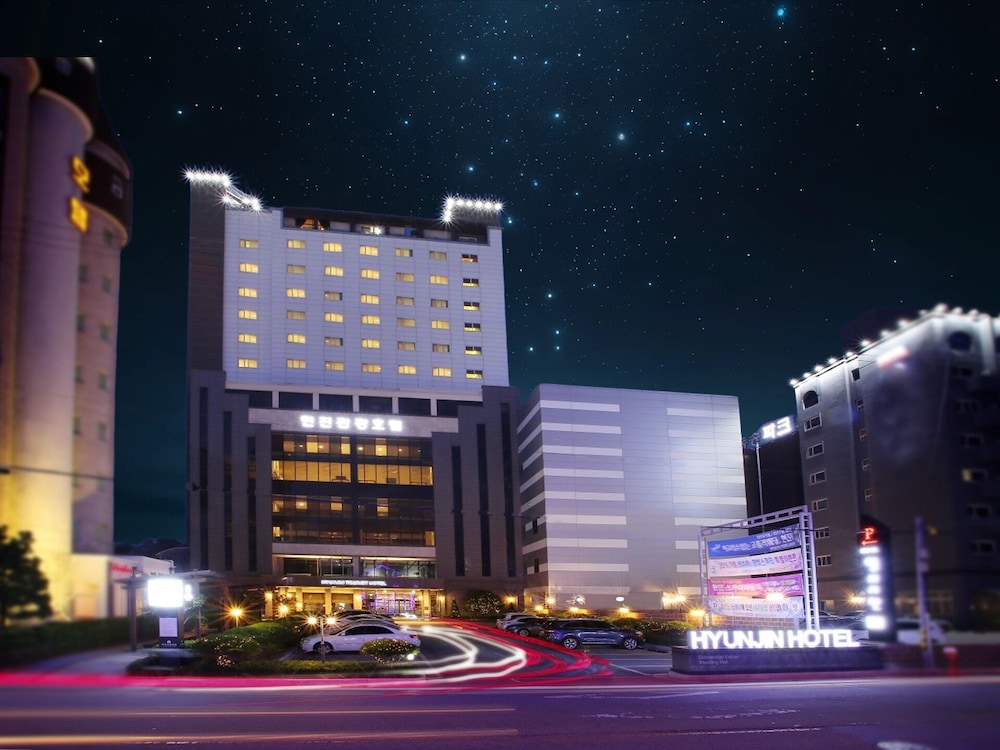 Hyunjin Tourist Hotel 7/72