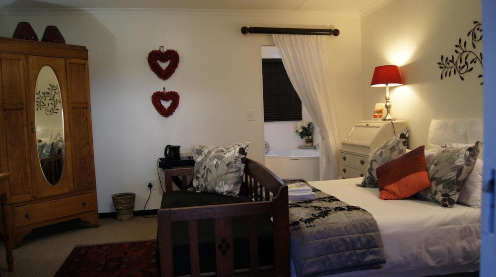 Cunningham Cottage Guest House 23/45