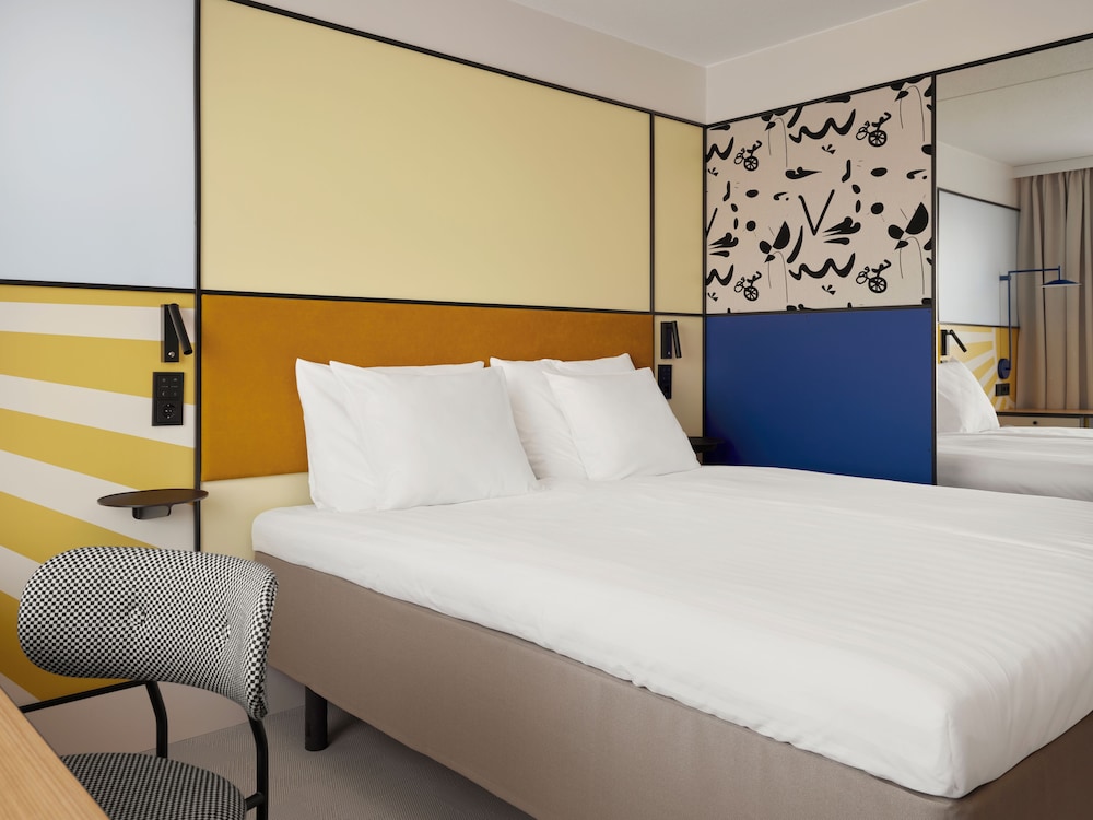 Tower, Standard, King Bed