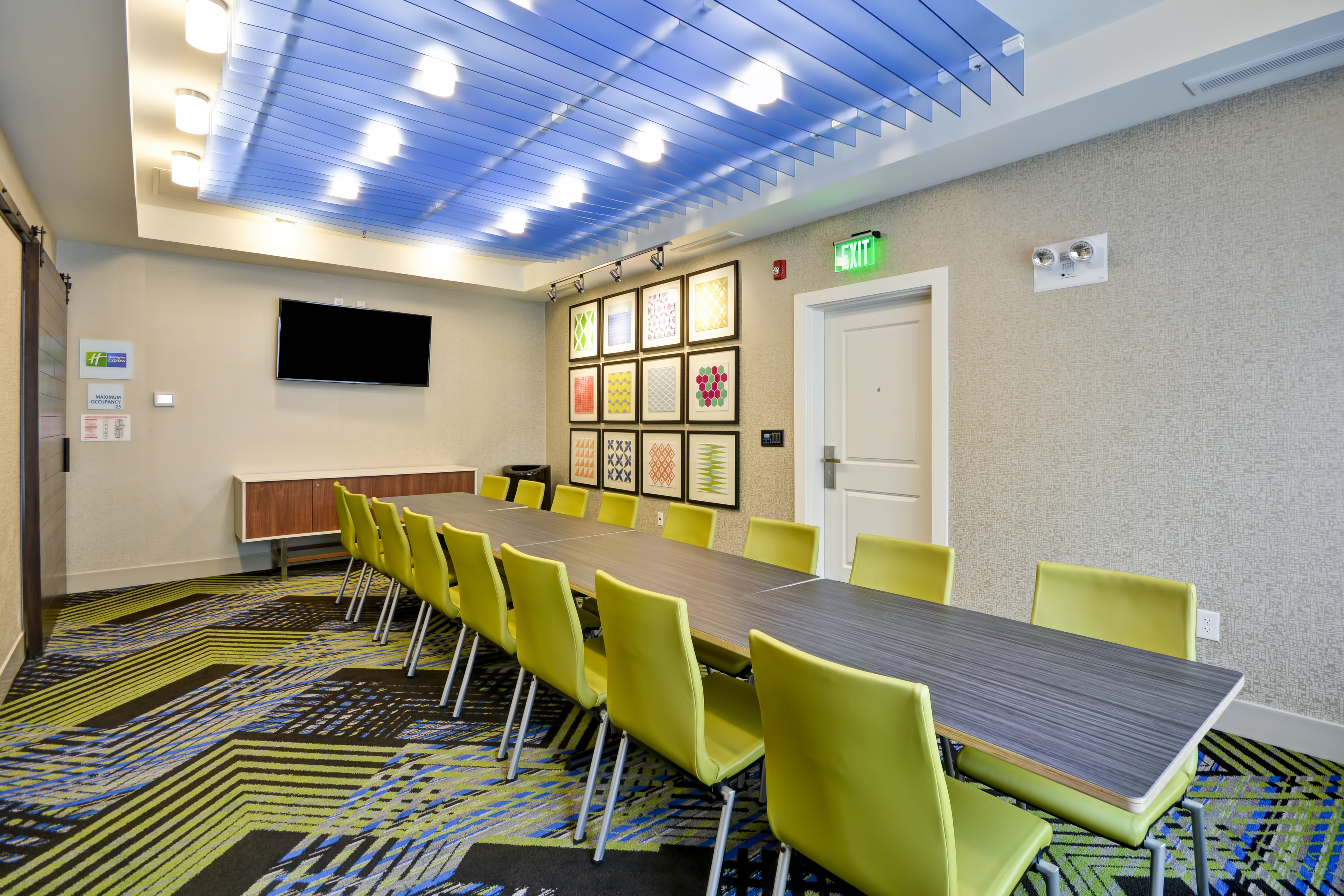 HOLIDAY INN EXPRESS EVANSVILLE 55/61