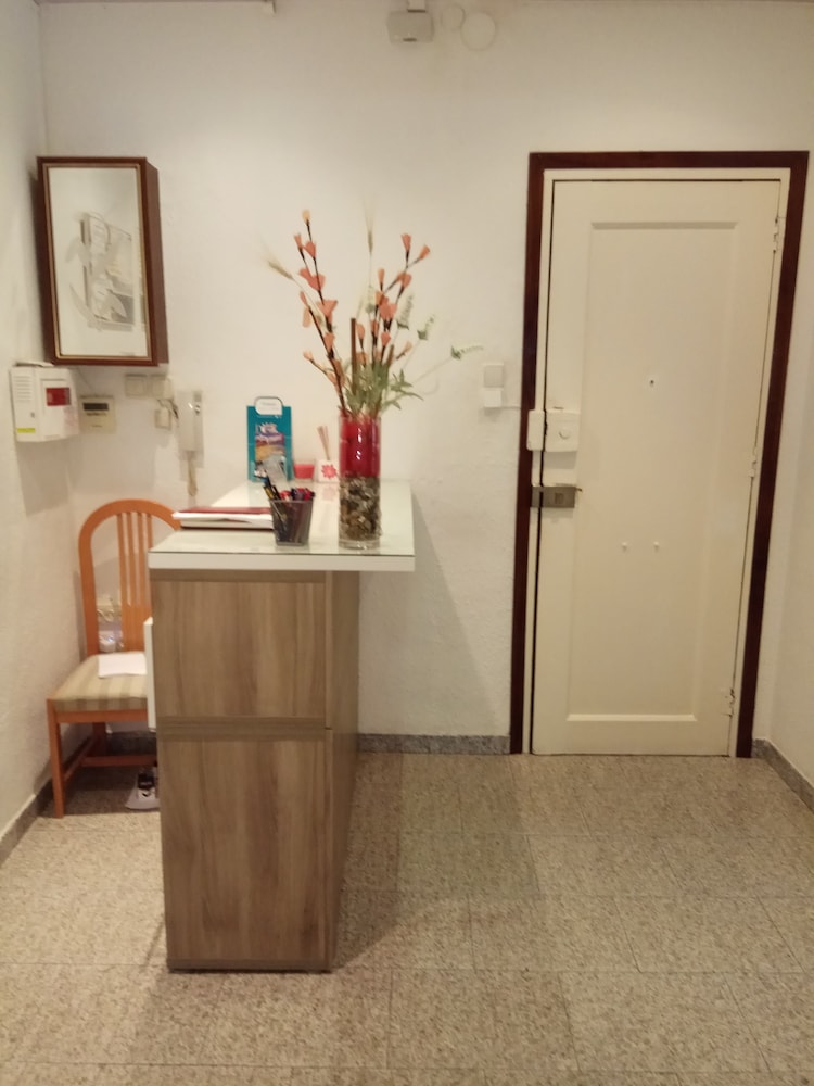 Hostal Ruta de Francia 2/50