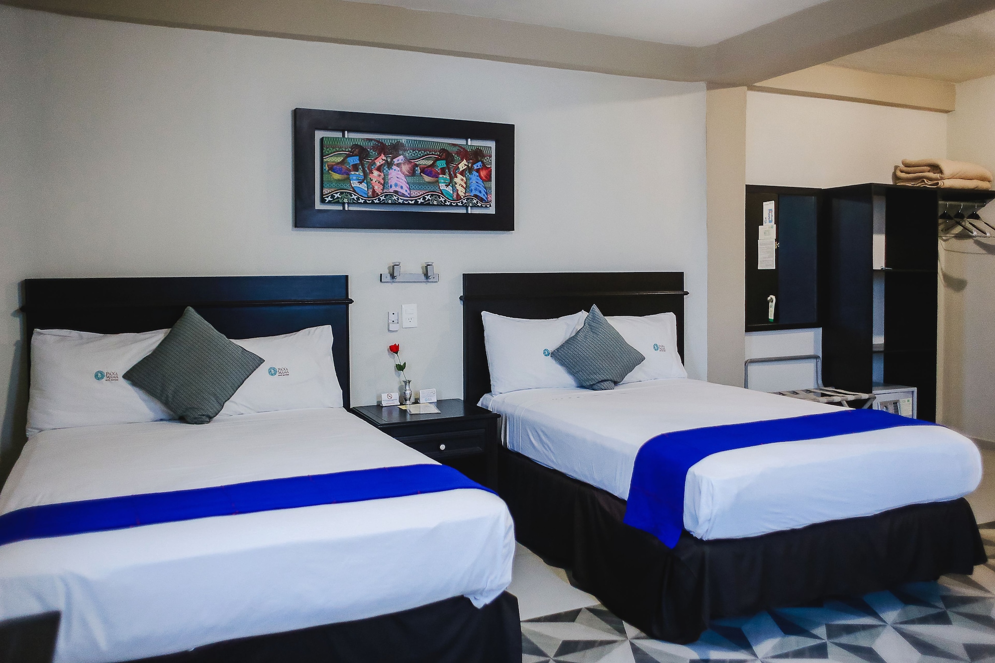 STANDARD, 2 DOUBLE BEDS