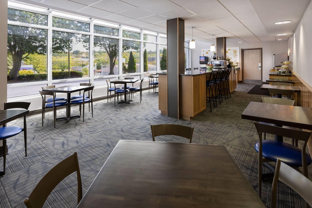 Days Inn by Wyndham Penn State 33/50