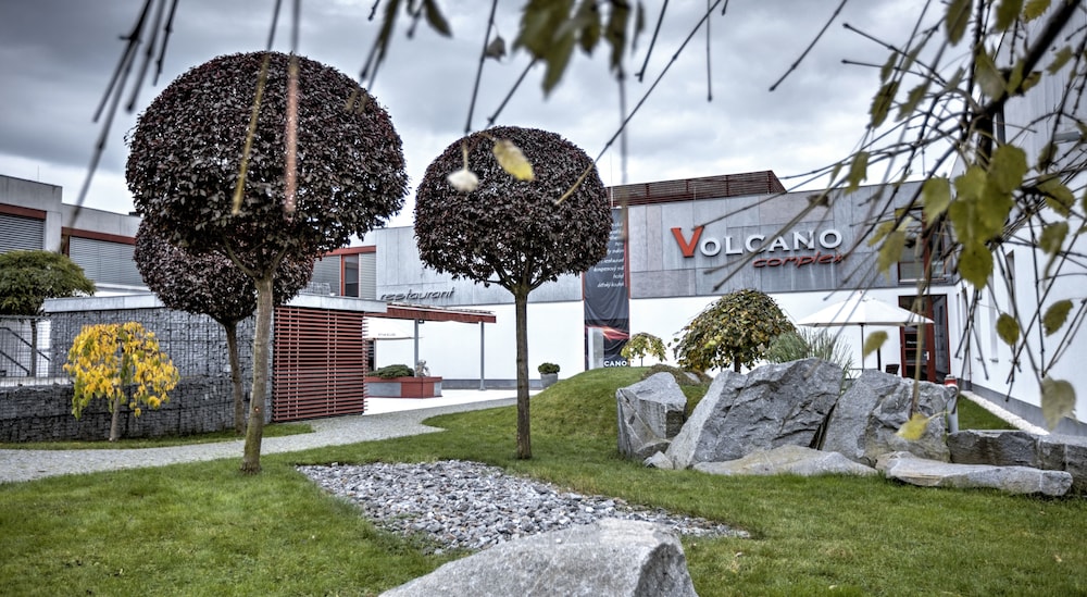 Volcano Spa Hotel 67/72